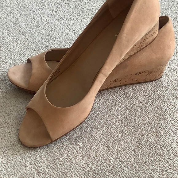 Cole Haan small wedge - Picture 6 of 9